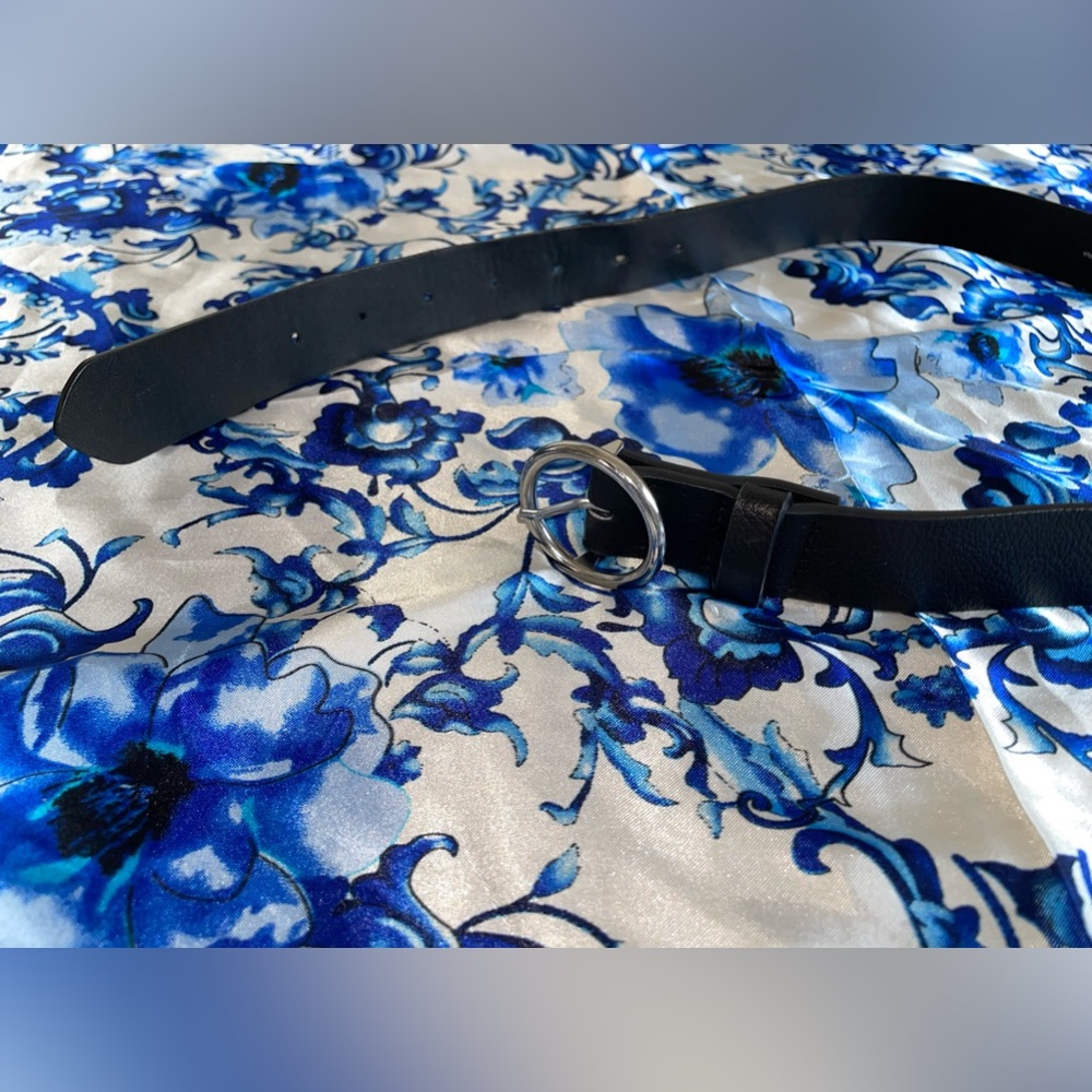 H&M Black and Silver Circle Belt Size XS